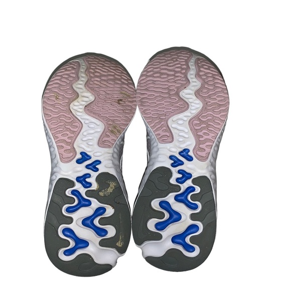 Nike Sneakers Renew Run Non~Tie Iced Lilac/White/Smoke Grey Girls size 11C - Picture 3 of 4